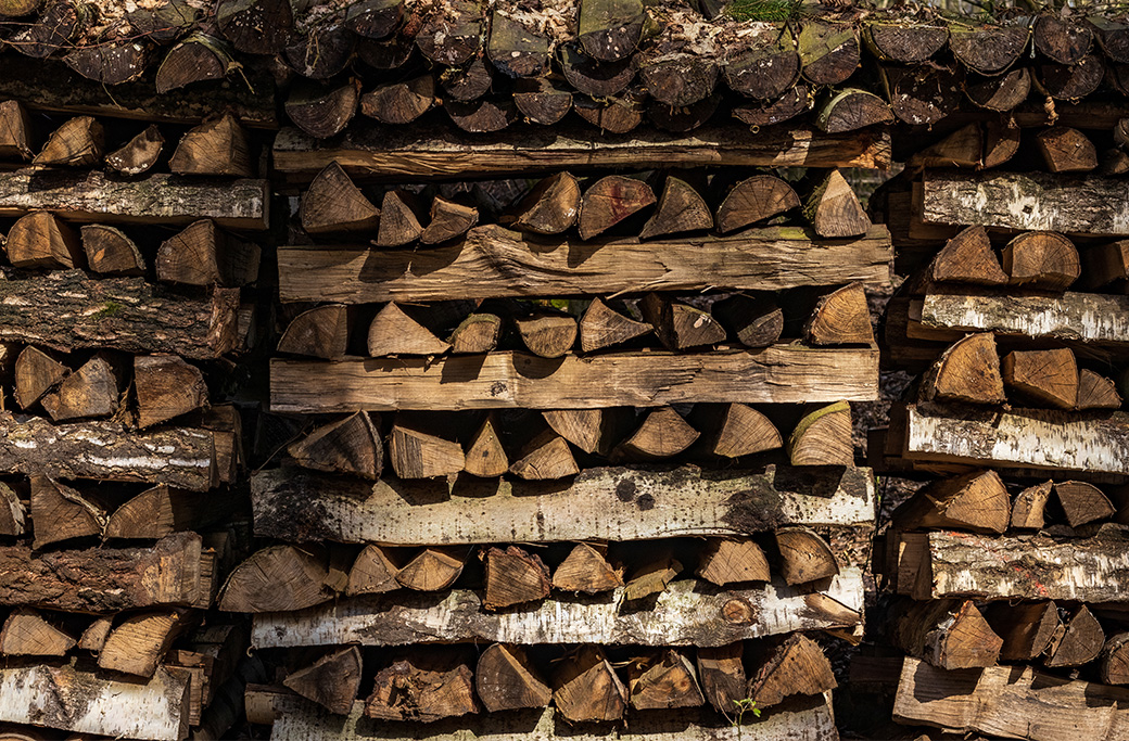 How to Properly Store Firewood